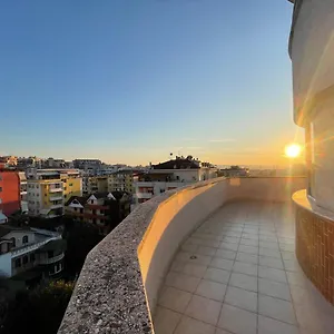 - Private , Tirana Albanien