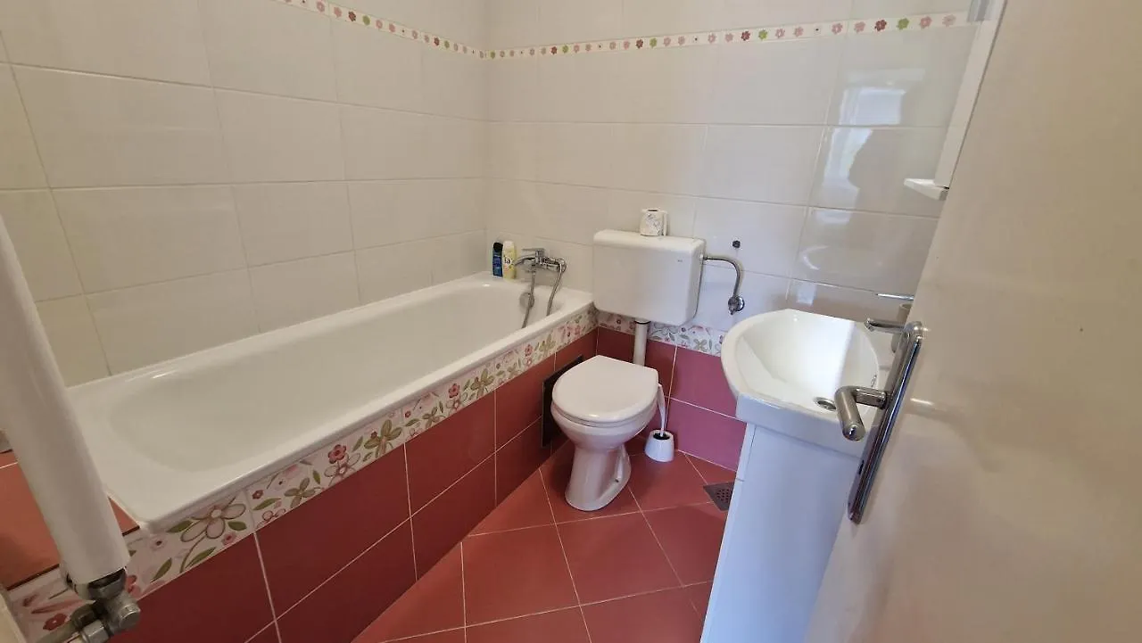 Lovely Condo With Free Parking Ljubljana Apartment